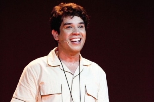 Pedro Henrique Lopes vive o comunicador 
na fase jovem