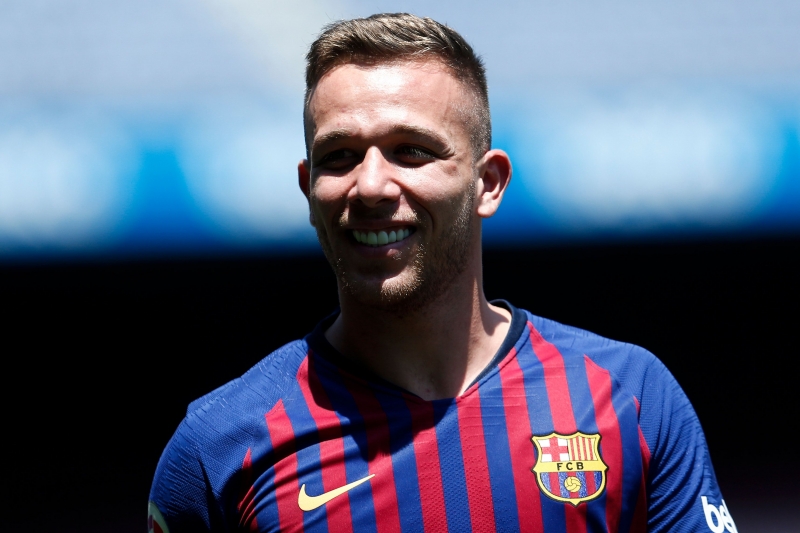 Fisco espanhol cobra cerca de R$ 35,5 milh&otilde;es do Tricolor pela venda de Arthur ao Barcelona, em 2018
