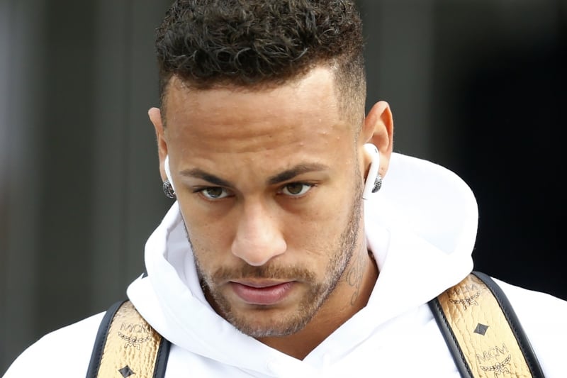Neymar é processado sobre sonegação no Brasil desde que se transferiu do Santos para o Barcelona