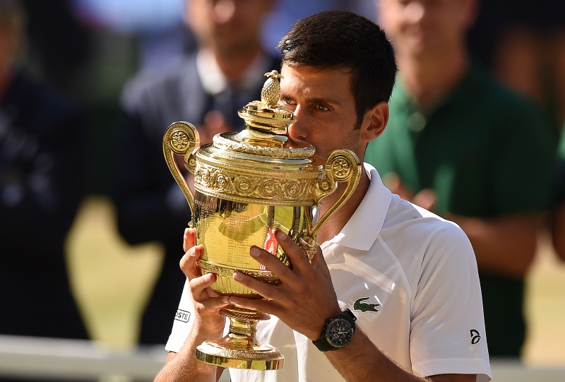 Djokovic faturou a honraria pela sexta vez, enquanto a atleta da Romênia nunca havia conquistado o feito
