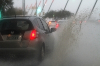 Porto Alegre registra em dois dias chuva equivalente � metade da m�dia de julho