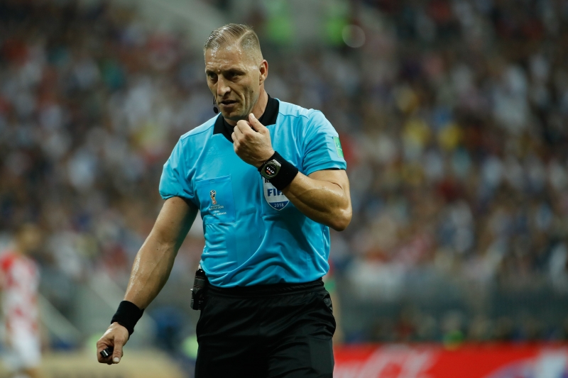 CBF demite Wilson Seneme e monta time internacional para comandar arbitragem