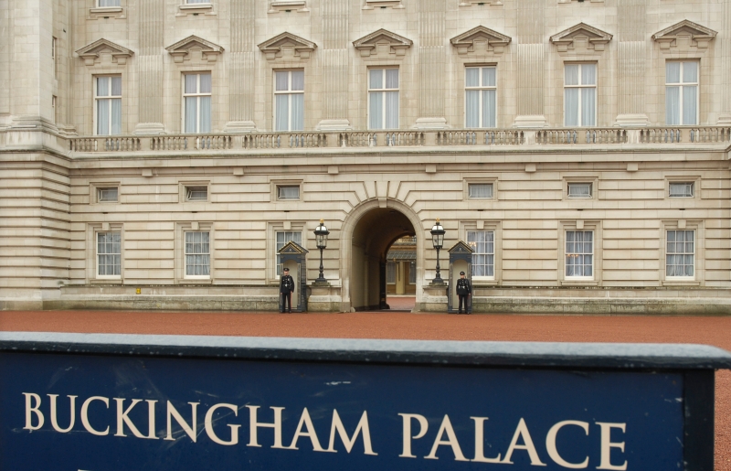  Palácio real não respondeu às perguntas sobre a proibição