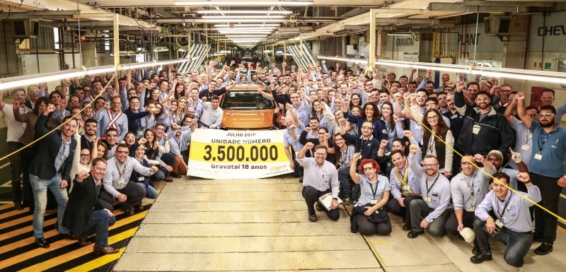 Em 2017, funcionários comemoraram 3,5 milhões de carros produzidos, e agora vivem incerteza