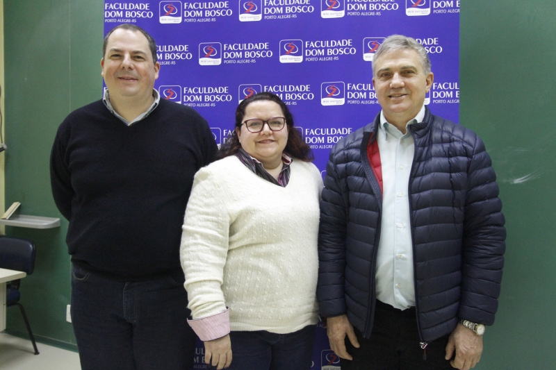 Professores Jos&eacute; Nosvitz, Let&iacute;cia Garcia e Luiz Dal Molin Foto: LUIZA PRADO/JC