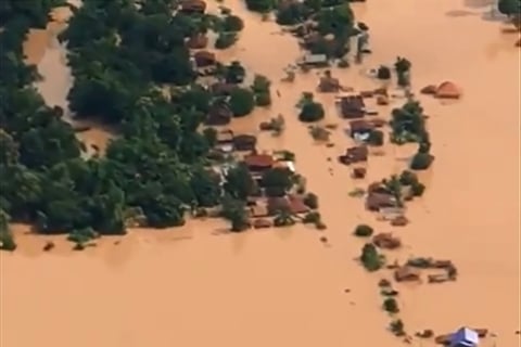 Ao menos 6.000 pessoas perderam suas casas com a inundação