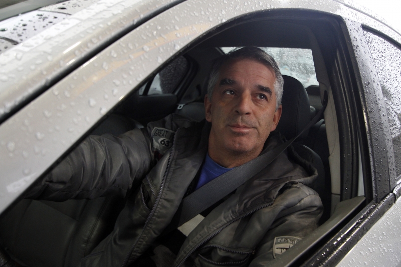 {'nm_midia_inter_thumb1':'https://www.jornaldocomercio.com/_midias/jpg/2018/07/25/206x137/1_mgr250718gas_sem_impsts184-8414715.jpg', 'id_midia_tipo':'2', 'id_tetag_galer':'', 'id_midia':'5b5874385e317', 'cd_midia':8414715, 'ds_midia_link': 'https://www.jornaldocomercio.com/_midias/jpg/2018/07/25/mgr250718gas_sem_impsts184-8414715.jpg', 'ds_midia': 'Dia sem Imposto - Dois postos de combust&iacute;veis onde estar&atilde;o representantes de entidades e filas - IEE - Ecoposto - av Ipiranga, 999, e Sulpetro, no Posto Pegasus - Ipiranga, 2495   na foto: Hamilton Guimar&atilde;es', 'ds_midia_credi': 'MARCELO G. RIBEIRO/JC', 'ds_midia_titlo': 'Dia sem Imposto - Dois postos de combust&iacute;veis onde estar&atilde;o representantes de entidades e filas - IEE - Ecoposto - av Ipiranga, 999, e Sulpetro, no Posto Pegasus - Ipiranga, 2495   na foto: Hamilton Guimar&atilde;es', 'cd_tetag': '1', 'cd_midia_w': '800', 'cd_midia_h': '533', 'align': 'Left'}