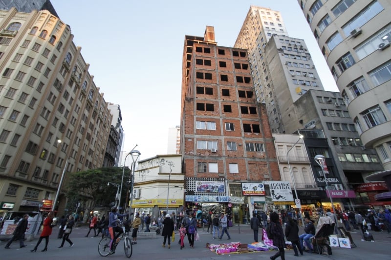 Avaliação técnica classificou prédio com 'risco crítico' de desabamento