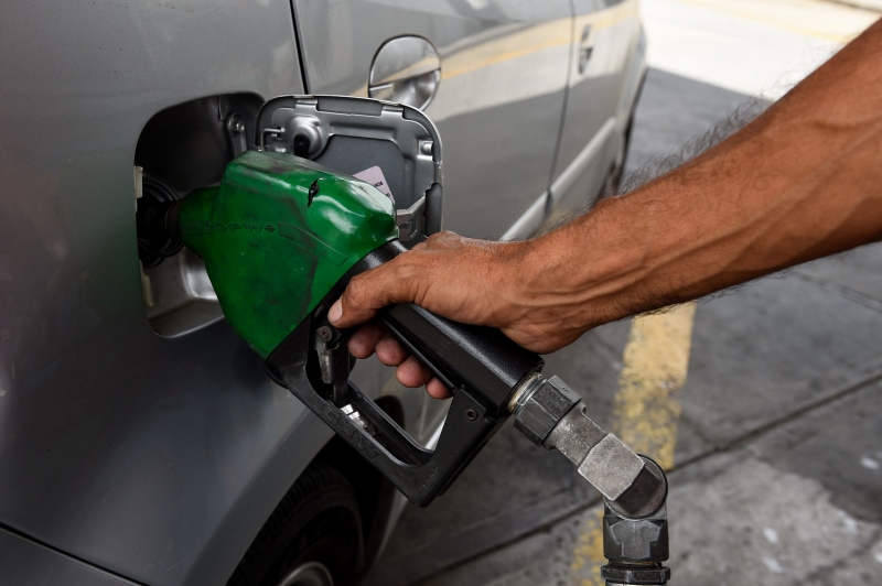 Preço médio da gasolina A será de R$ 1,6538