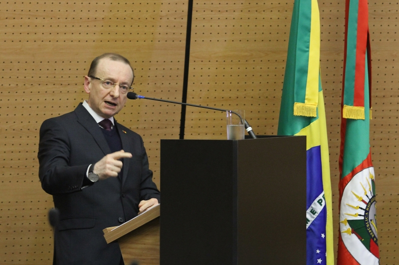Conselheiro Cezar Miola deu cinco dias para Executivo esclarecer aspectos da suspensão do pagamento