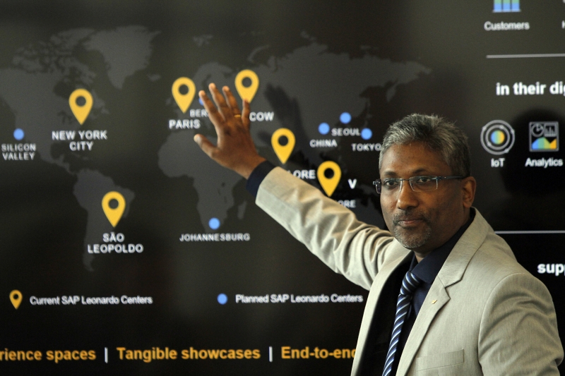 'Nossos times atuam fortemente na localização das soluções para o mercado local", disse John