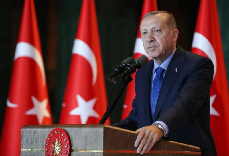 Erdogan afirmou que a Turquia iria superar o "ataque" em sua economia após anúncio de novas taxas