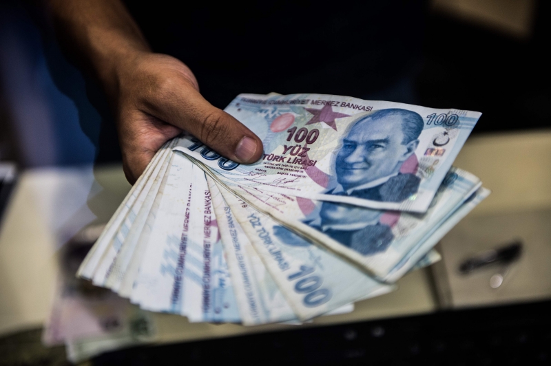 Lira turca (foto) afundou 8,23%, seguida pelo peso argentino (-3,81%)