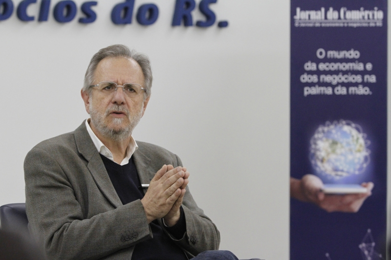 Candidato do PT e PCdoB ao Piratini, Miguel Rossetto quer combater sonegação fiscal e resolver questão dos repasses da Lei Kandir