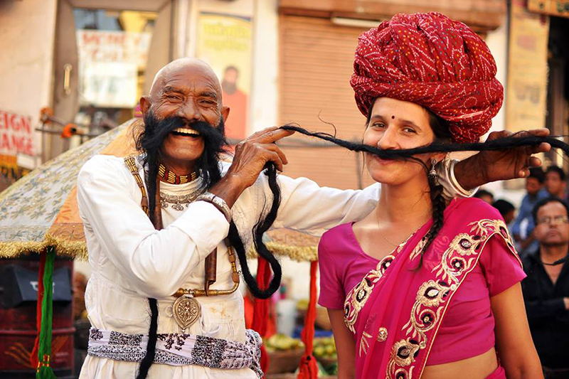 No festival Mewar, em Udaipur Foto: ARQUIVO PESSOAL/DIVULGAÇÃO/JC
