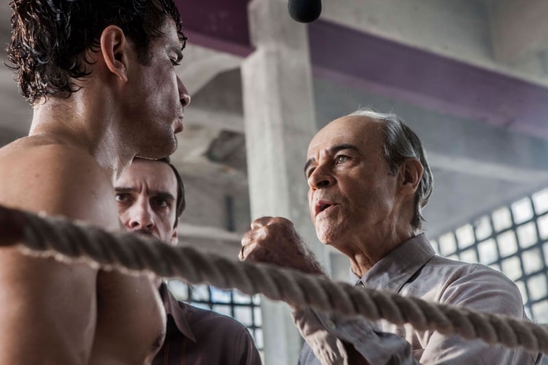 Daniel de Oliveira (esp.) interpreta Éder Jofre e Osmar Prado (dir.) faz seu pai em cinebiografia