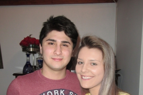 Gabriel Ribas e Bárbara Brasil no jantar com Anne Penz, que veio de férias de seu curso de moda em Milão 