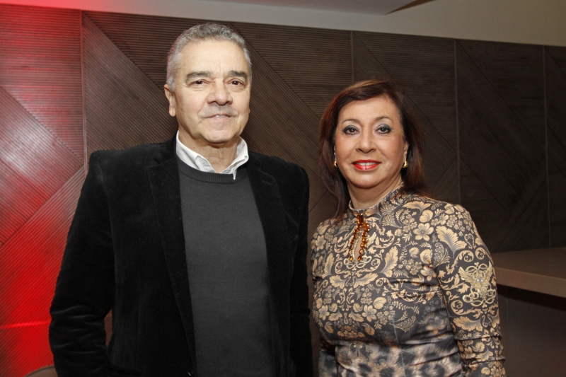 Valdecir Santos e Vera Capaverde no lançamento do anuário da Casa Cor RS 2018
