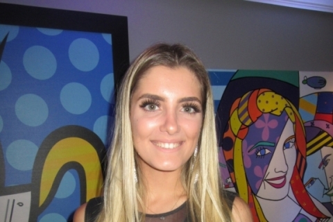 Julia Angelim Machado auxiliou a receber os convidados de Wagner Machado