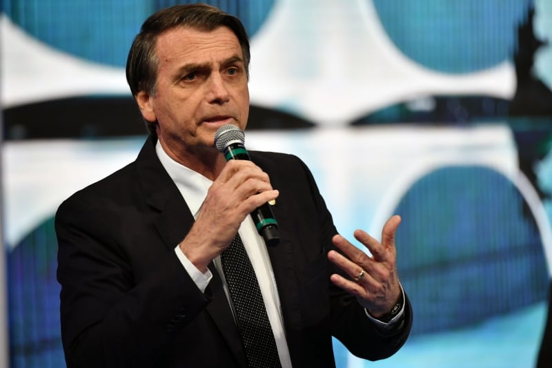 Bolsonaro alega que preparativos para sabatinas tomam um tempo que ele prefere dedicar à campanha