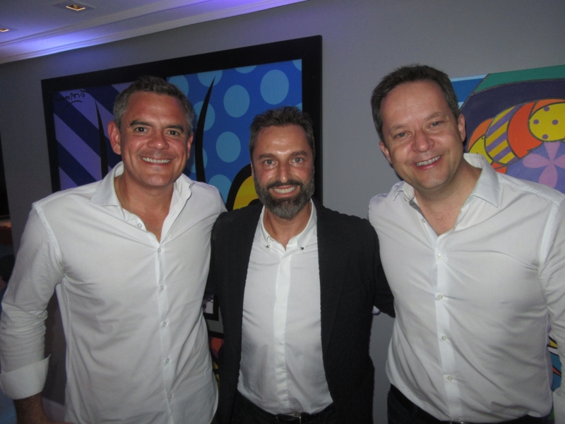 Eduardo Assis Brasil, Wagner Machado e Flávio Wallauer em noite de confraternização na cobertura de Machado