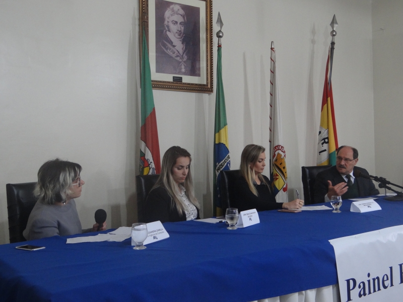 Sartori defendeu sua gestão ao ser entrevistado pelas jornalistas Alexandra Zanela, Débora Cademartori e Edieni Ferigollo