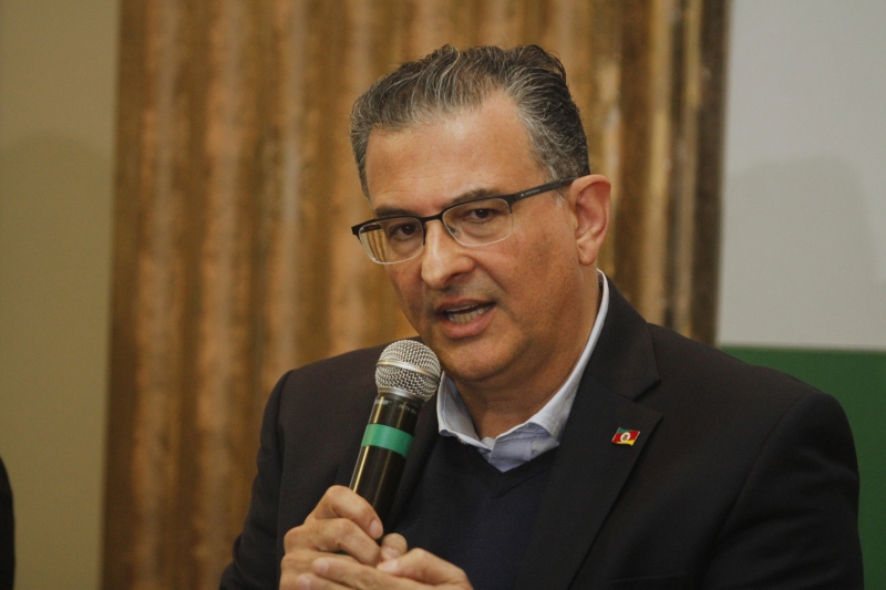 Ex-prefeito de Canoas e mais dois réus haviam sido condenados a ressarcir os cofres públicos em mais de R$ 750 mil