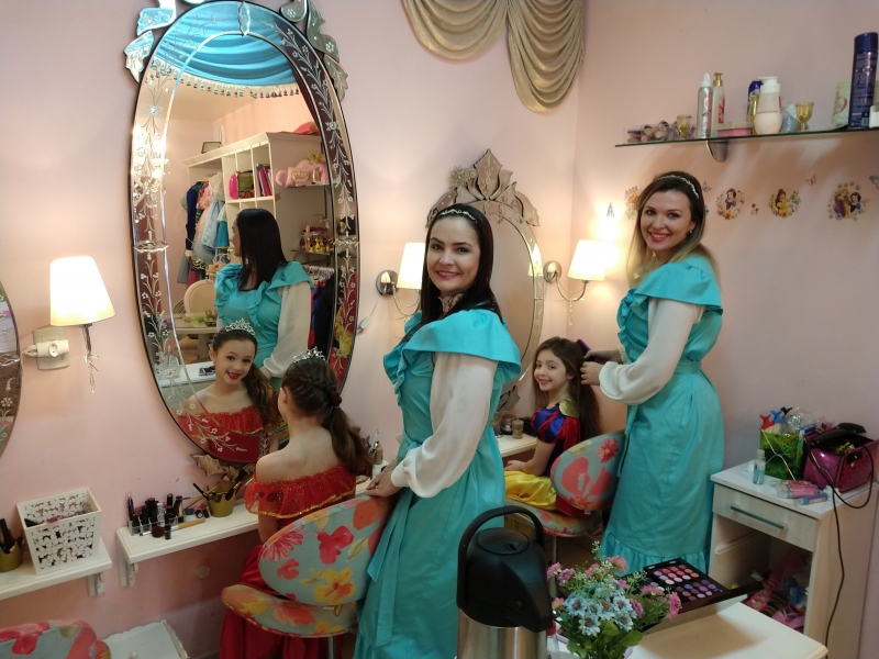 Graziela e Bianca largaram suas antigas profiss�es para se dedicarem ao empreendimento