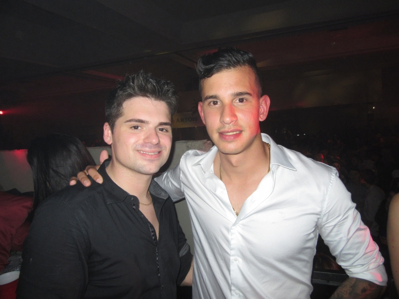 Rodolfo Bertó e Gustavo Leal na festa Petit Comité, 
do Red Carpet Weekend, em Gramado