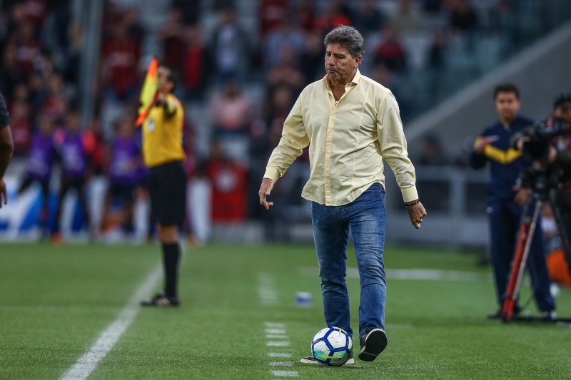 Sem conquistar os três pontos, time de Renato Portaluppi está a cinco do São Paulo