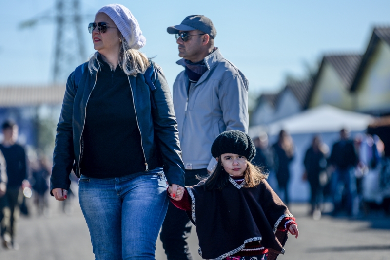 {'nm_midia_inter_thumb1':'https://www.jornaldocomercio.com/_midias/jpg/2018/08/26/206x137/1_crianca_sol-8449260.jpg', 'id_midia_tipo':'2', 'id_tetag_galer':'', 'id_midia':'5b82b8ae8527d', 'cd_midia':8449260, 'ds_midia_link': 'https://www.jornaldocomercio.com/_midias/jpg/2018/08/26/crianca_sol-8449260.jpg', 'ds_midia': 'Expointer 2018 - ambiental - sol e chimarrão visitantes - dicas de programa - Parque de Exposições Assis Brasil - Esteio ', 'ds_midia_credi': 'MATHEUS PICCINI/ESPECIAL/JC', 'ds_midia_titlo': 'Expointer 2018 - ambiental - sol e chimarrão visitantes - dicas de programa - Parque de Exposições Assis Brasil - Esteio ', 'cd_tetag': '1', 'cd_midia_w': '800', 'cd_midia_h': '534', 'align': 'Left'}