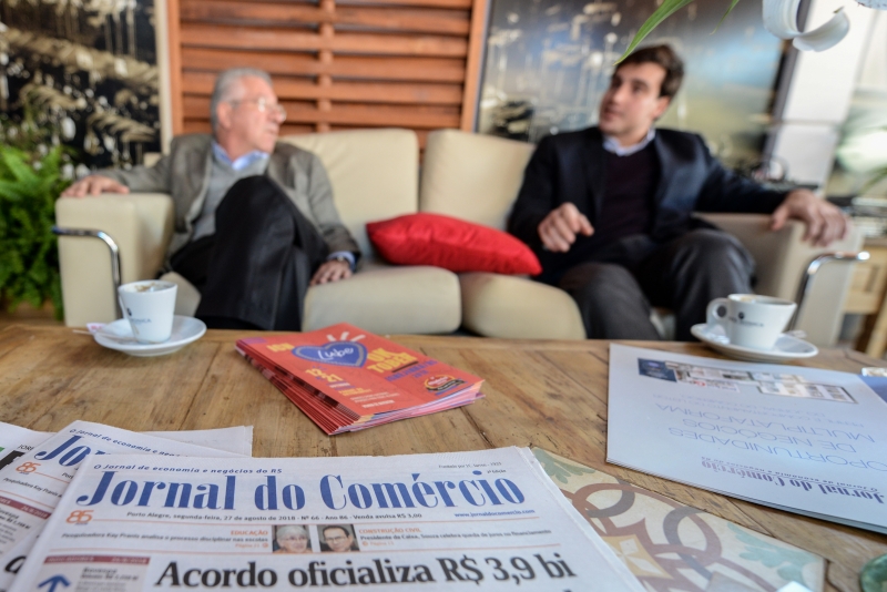 Marcos Munhoz conversou com Giovanni Tumelero em visita � Casa JC na Expointer