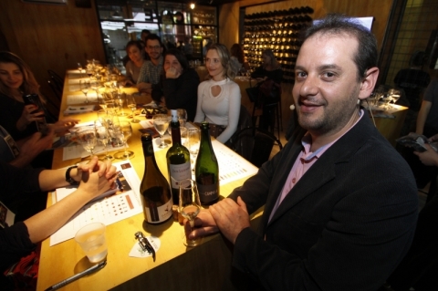 Sommelier Arlindo Menoncin deu dicas de enologia