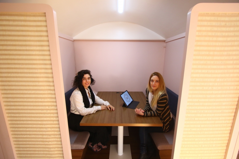 Entrevista com Gabriela Tel&oacute; e Gabriela Stragliotto, criadoras da NUWA, coworking e plataforma de neg&oacute;cios para mulheres.
na foto: Gabriela Tel&oacute; (E) e Gabriela Stragliotto Foto: CLAITON DORNELLES /JC