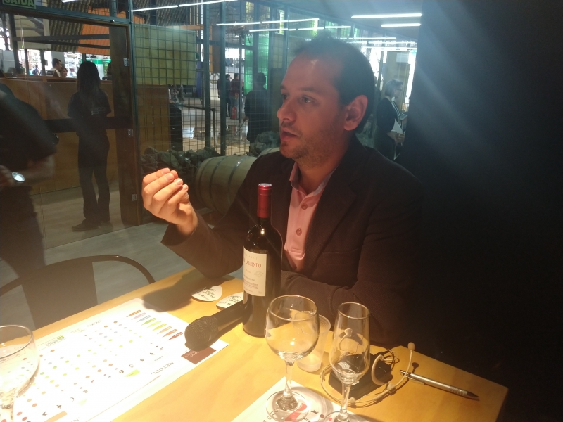 Sommelier Arlindo Menoncin deu dicas de enologia Foto: MAURO BELO SCHNEIDER/ESPECIAL/JC