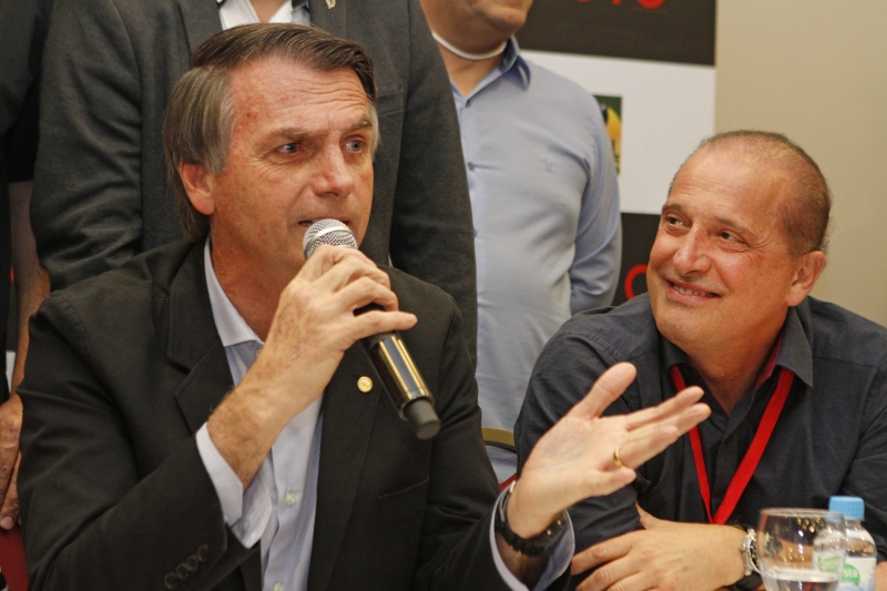 Lorenzoni (d) foi o segundo deputado federal mais votado do Rio Grande do Sul