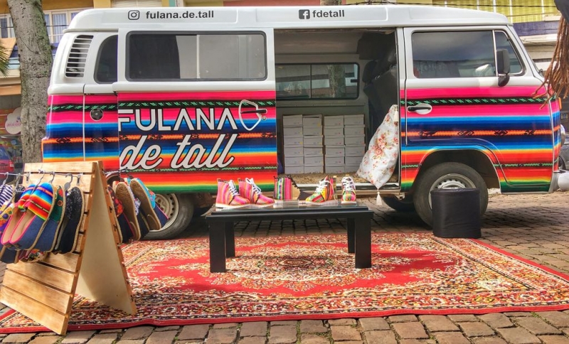 Gera&ccedil;&atilde;o E - marca de cal&ccedil;ados Fulana de Tall - kombi usada para levar produtos a eventos - empreendedora designer Bruna Bielemann, de Bag&eacute; Foto: FULANA DE TALL/DIVULGA&Ccedil;&Atilde;O/JC