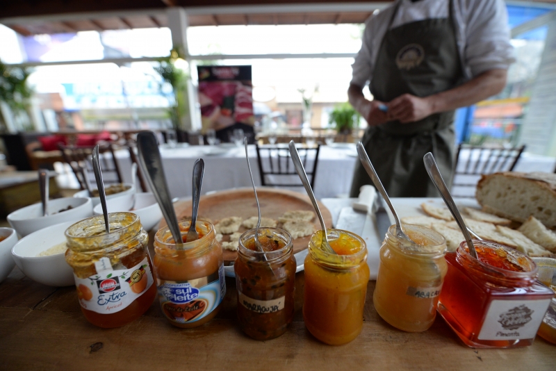 Almo&ccedil;o em comemora&ccedil;&atilde;o dos tr&ecirc;s anos do Gera&ccedil;&atilde;o E.  Foto: MATHEUS PICCINI/ESPECIAL/JC