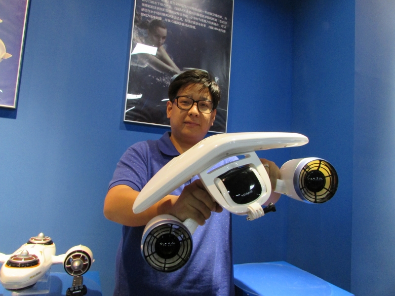 Liu Qi acredita no potencial de vendas da scooter aqu�tica no Brasil