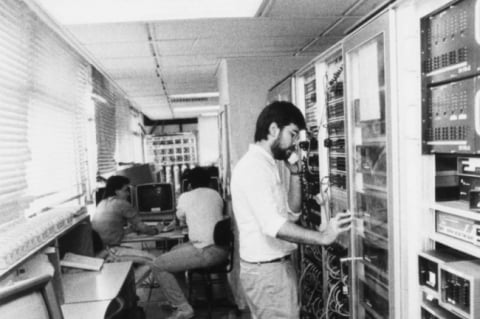 Em 1984, o Banrisul chegou a 292 agências integradas ao sistema de contas-correntes