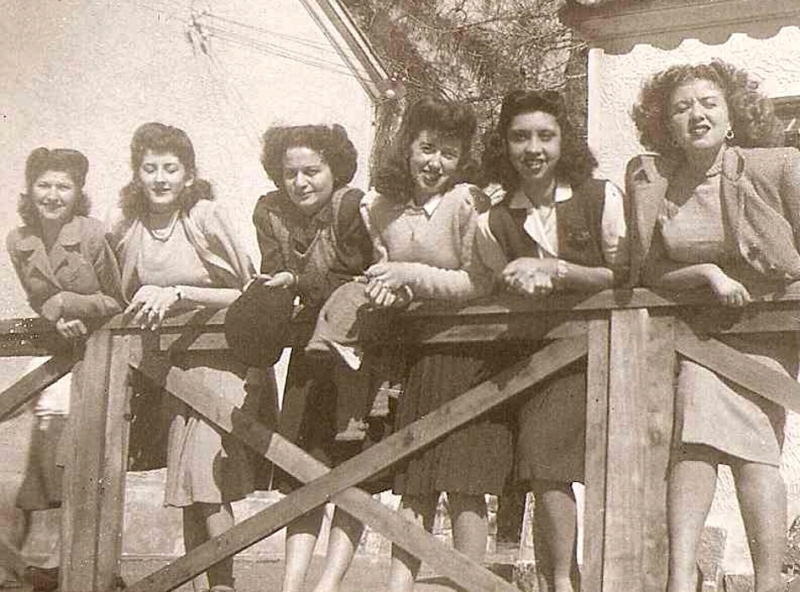 Em 1943 o banco recebeu as primeiras colaboradoras em seu quadro funcional
