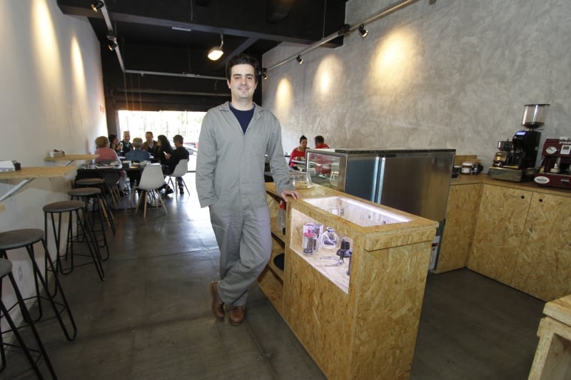 Visita ao Obra Caf&eacute;
Na foto: F&aacute;bio Antunes, empreendedor por tr&aacute;s do Obra Caf&eacute;