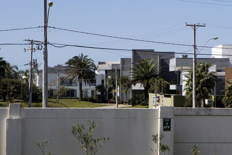 Prática adotada no Litoral Norte busca evitar poluição visual e sensação de "cidade à venda"