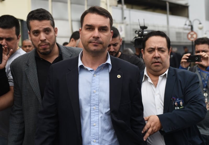Queiroz, que é policial militar aposentado e ex-assessor do atual senador, foi preso em junho, em Atibaia