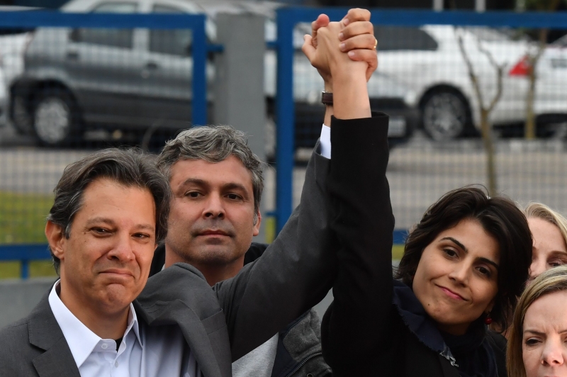 A nova chapa traz Haddad como presidenciável e Manuela D'Ávila como vice 