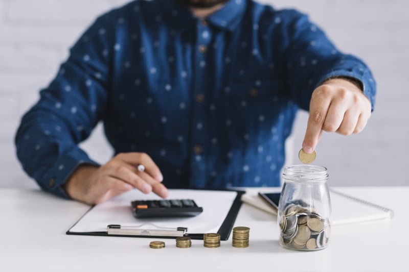 Em março, venceram R$ 7,07 bilhões em títulos corrigidos pela Selic, juros básicos da economia, com os investidores trocando os papéis pelo mesmo tipo de títulos