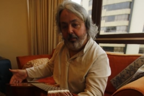 Músico e apresentador comenta o disco Cantos do Sul da Terra