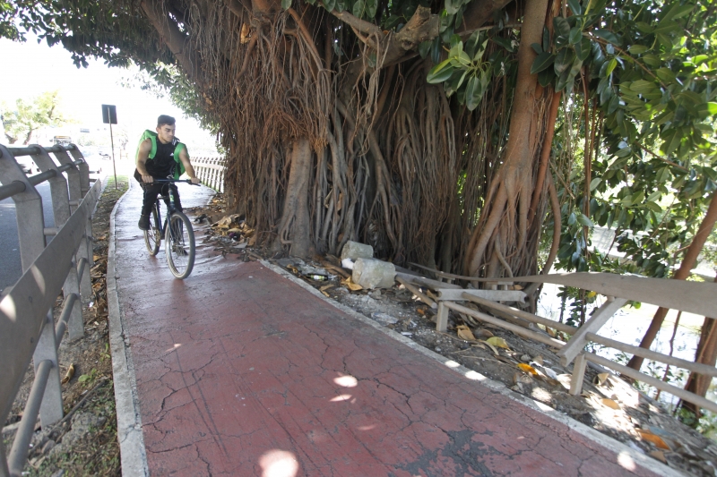 {'nm_midia_inter_thumb1':'https://www.jornaldocomercio.com/_midias/jpg/2018/09/12/206x137/1_lp_120918___ciclovias__16_-8471455.jpg', 'id_midia_tipo':'2', 'id_tetag_galer':'', 'id_midia':'5b99547f83ecb', 'cd_midia':8471455, 'ds_midia_link': 'https://www.jornaldocomercio.com/_midias/jpg/2018/09/12/lp_120918___ciclovias__16_-8471455.jpg', 'ds_midia': 'Ciclovia na avenida Ipiranga - trecho em execu&ccedil;&atilde;o ap&oacute;s a Jo&atilde;o Guimares perto do Zaffari. Trecho com problemas - Erico e Mucio Teixeira e tamb&eacute;m ver entre a Santana e Ramiro Barcellos.', 'ds_midia_credi': 'LUIZA PRADO/JC', 'ds_midia_titlo': 'Ciclovia na avenida Ipiranga - trecho em execu&ccedil;&atilde;o ap&oacute;s a Jo&atilde;o Guimares perto do Zaffari. Trecho com problemas - Erico e Mucio Teixeira e tamb&eacute;m ver entre a Santana e Ramiro Barcellos.', 'cd_tetag': '1', 'cd_midia_w': '800', 'cd_midia_h': '533', 'align': 'Left'}