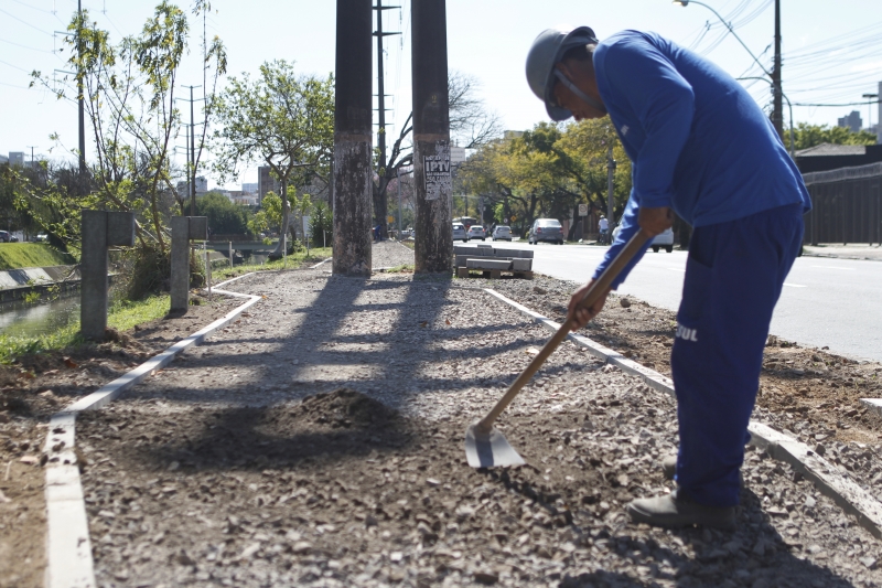 Implantação de novo trecho de 650 metros na avenida Ipiranga atrasou por causa das chuvas