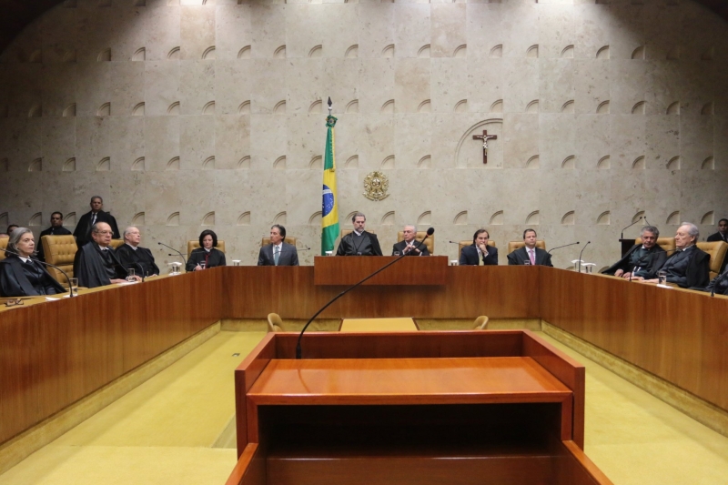 Plenário decide se referenda ou não decisão da ministra Cármen Lúcia, que suspendeu ações